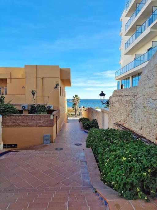 Encantador Duplex Para 6 A 1 Minuto De La Playa Benalmádena Exterior foto