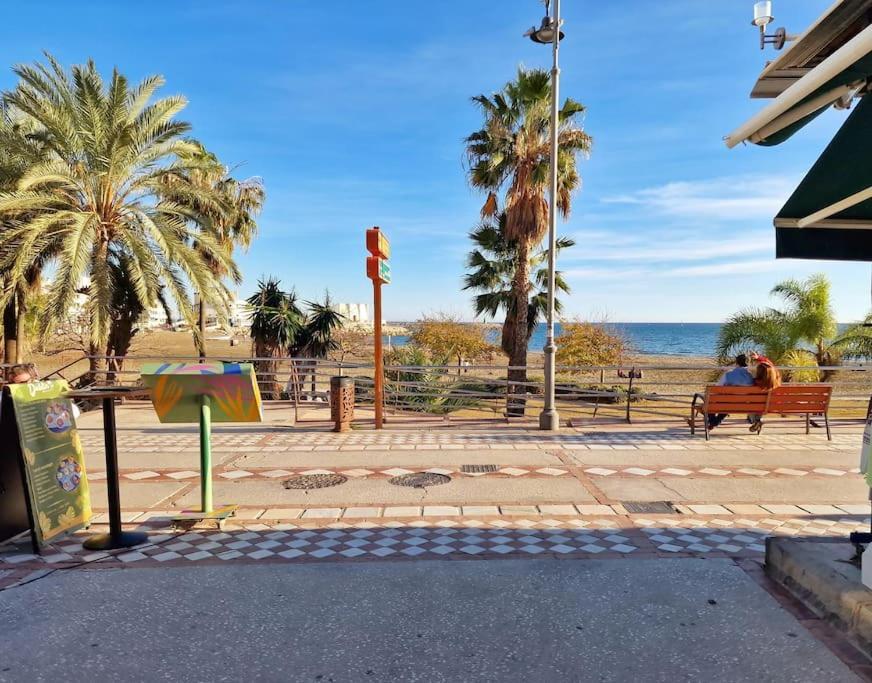 Encantador Duplex Para 6 A 1 Minuto De La Playa Benalmádena Exterior foto