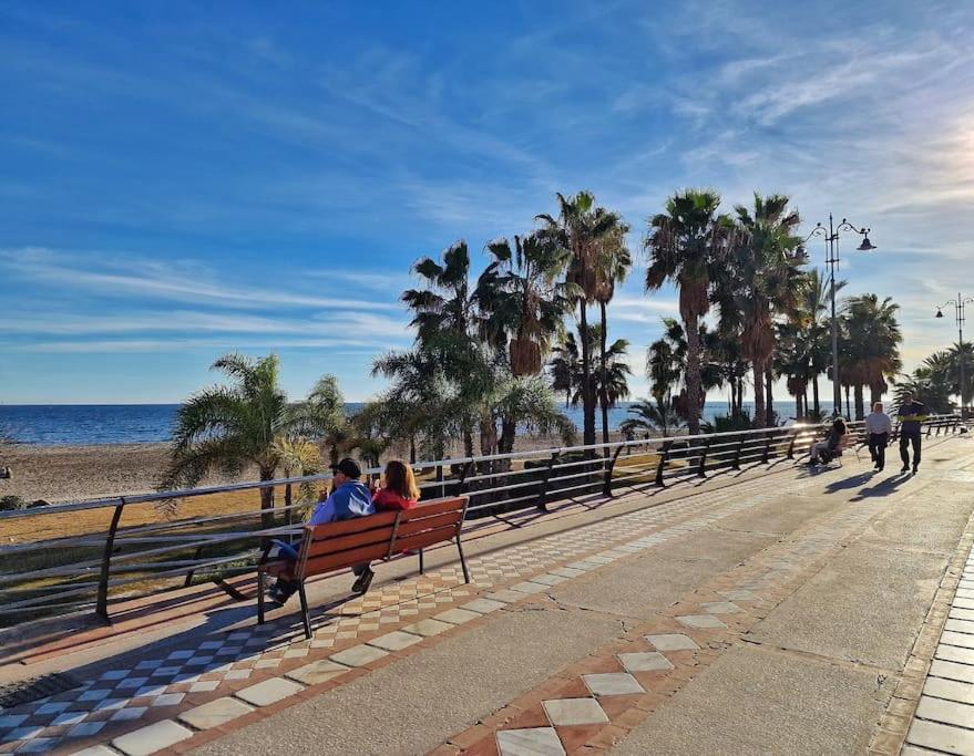 Encantador Duplex Para 6 A 1 Minuto De La Playa Benalmádena Exterior foto